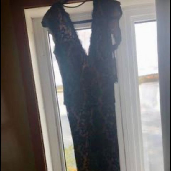 Brand New Betsy and Adam long, black peplum lace gown - Picture 3 of 15